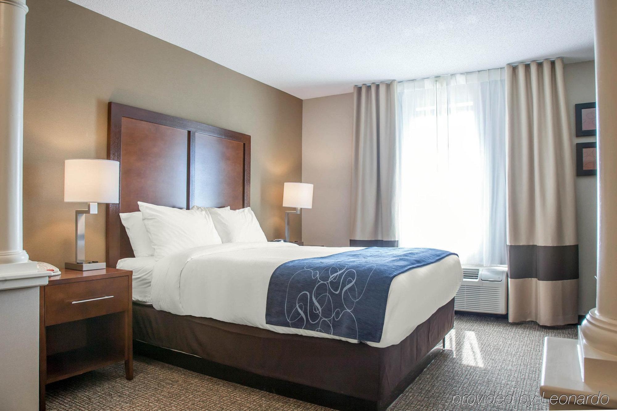 Comfort Suites West Warwick - Providence Exterior photo